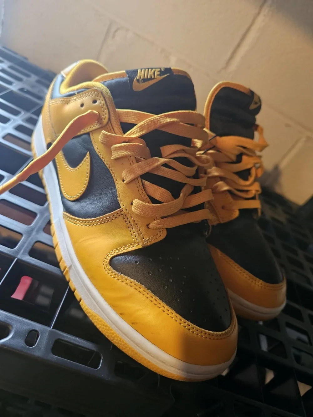 Nike Kids Black and Yellow Low-Top Sneakers